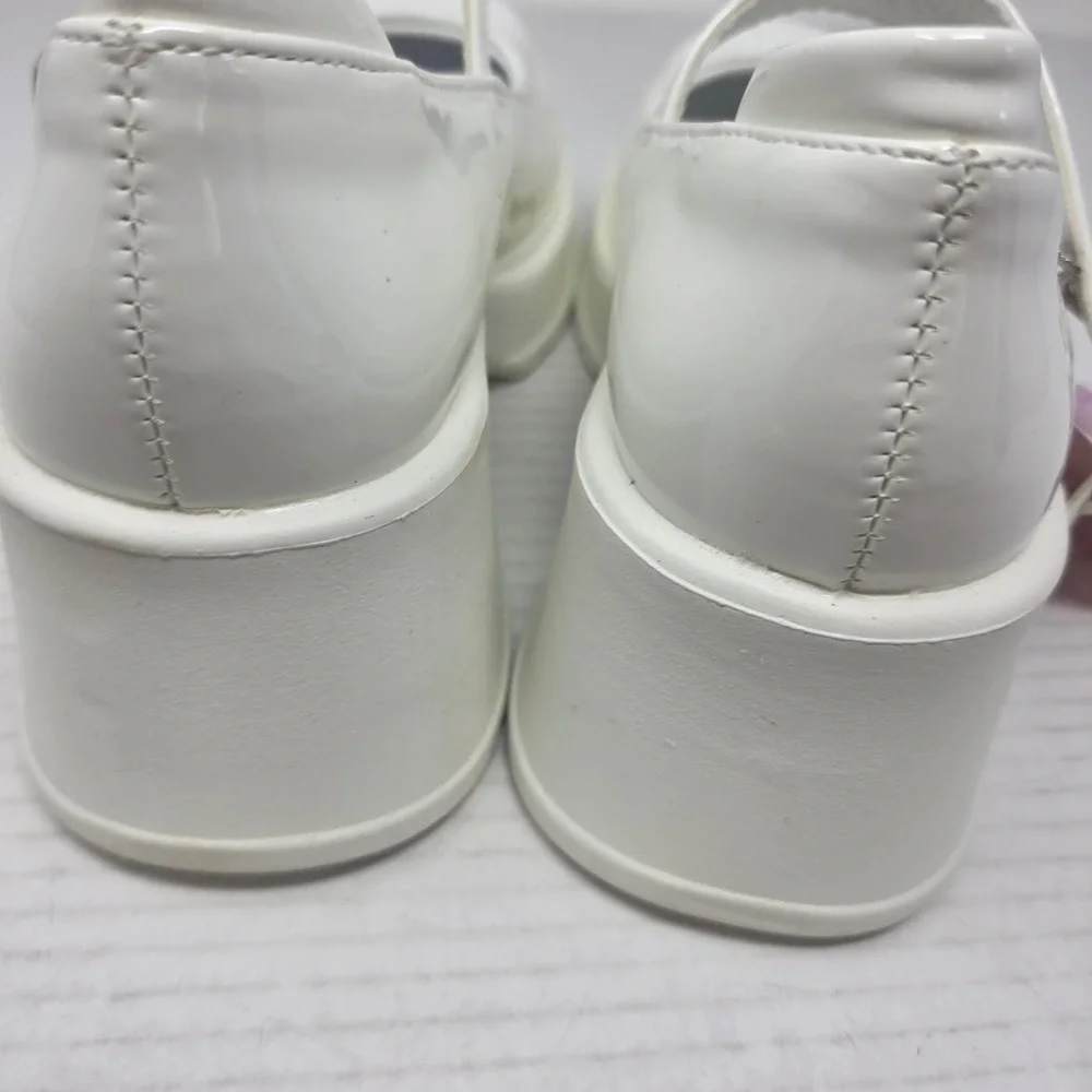 Genialle Platform Mary Janes Women Size 5 White Patent Chunky Lug Sole NWT GEN